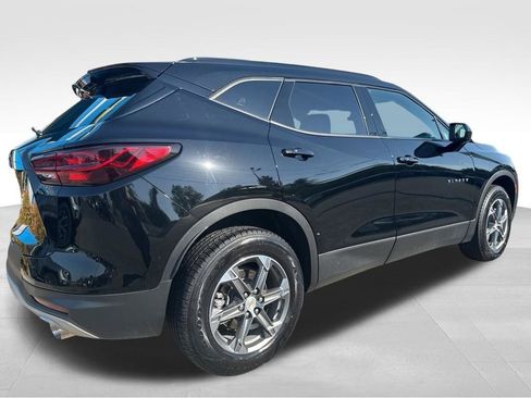 Used 2024 Chevrolet Blazer LT w/ Convenience Package FWD image 11