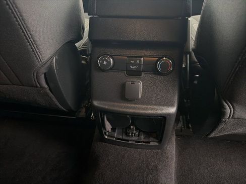 Certified 2018 Ford Explorer XLT w/ Equipment Group 201A image 38