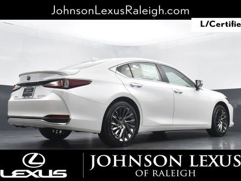 Certified 2025 Lexus ES 300h w/ Technology Package FWD image 19
