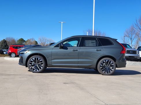 New 2026 Volvo XC60 B5 Ultra w/ Climate Package image 4