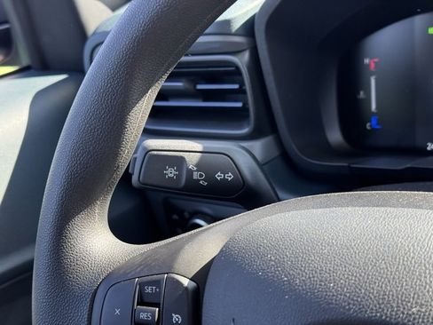 New 2025 Ford Maverick XL image 17