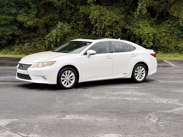 Used 2013 Lexus ES 300h w/ Luxury Pkg FWD image 2