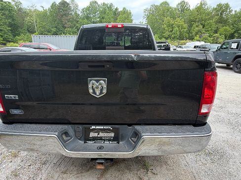 Used 2016 RAM 1500 Classic SLT RWD image 9