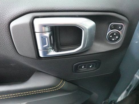 Used 2024 Jeep Wrangler Unlimited Sahara w/ Technology Group image 8