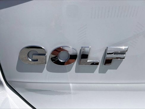 Certified 2021 Volkswagen Golf 4-Door FWD image 31