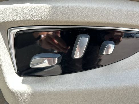 Used 2020 Cadillac Escalade Luxury AWD/4WD image 16