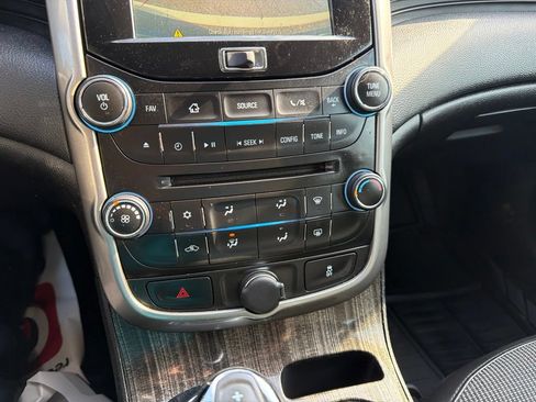 Used 2015 Chevrolet Malibu LT w/ Power Convenience Package FWD image 23
