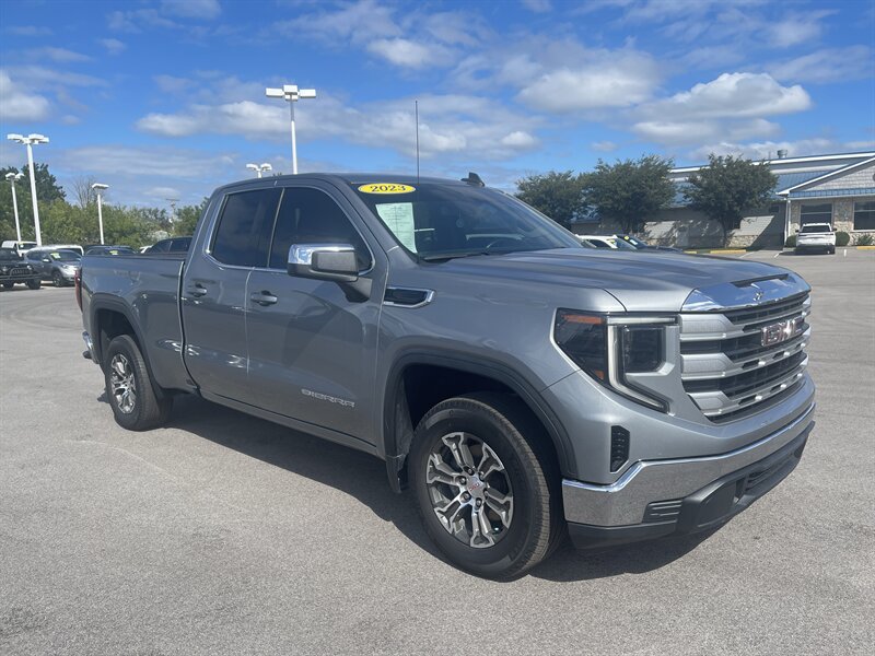 Used 2023 GMC Sierra 1500 SLE RWD image 1