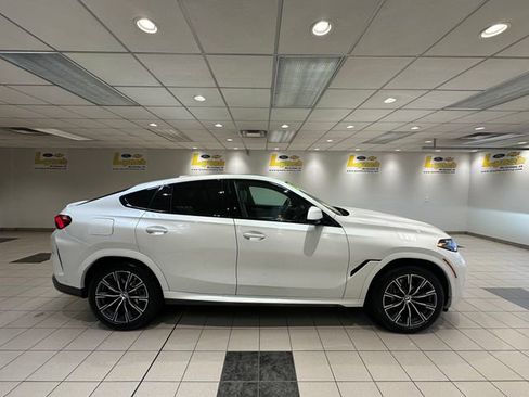 Used 2025 BMW X6 xDrive40i AWD/4WD image 3