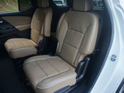 Used 2022 Chevrolet Traverse Premier image 17