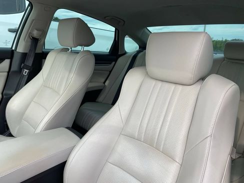 Used 2022 Honda Accord Touring image 8