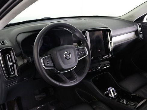 Used 2023 Volvo XC40 B5 Plus w/ Protection Package Premier image 29