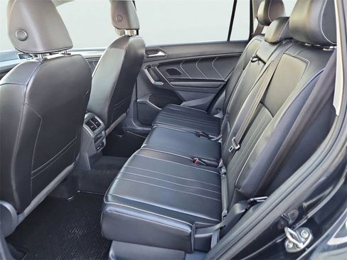 Used 2022 Volkswagen Tiguan SE image 31