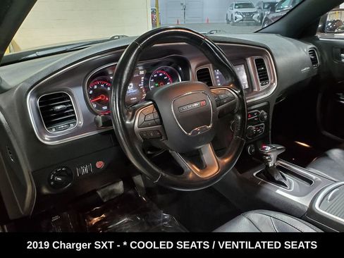 Used 2019 Dodge Charger SXT w/ Leather Interior Group image 7