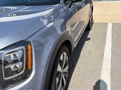 Used 2021 Kia Telluride EX w/ EX Premium Package FWD image 2