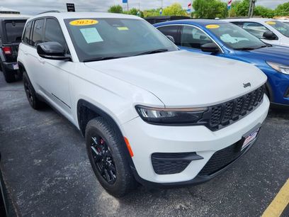 Used 2024 Jeep Grand Cherokee Altitude