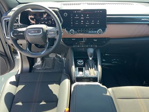 Used 2025 GMC Canyon AT4 w/ Nightfall Edition AWD/4WD image 7