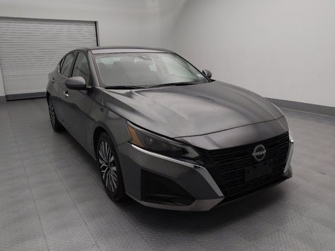 Used 2023 Nissan Altima 2.5 SV image 13