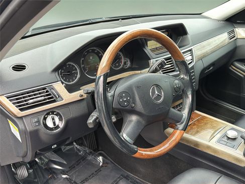 Used 2011 Mercedes-Benz E 350 4MATIC Wagon image 28