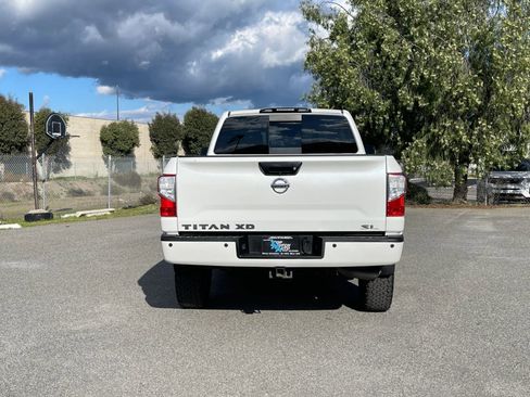 Used 2016 Nissan Titan SL image 6