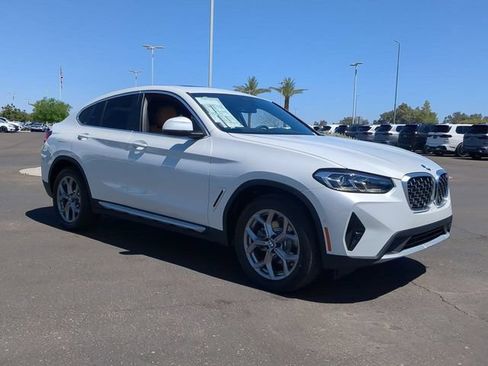 Used 2025 BMW X4 xDrive30i w/ Premium Package AWD/4WD image 4