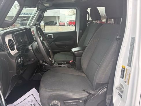 Used 2025 Jeep Gladiator Sport AWD/4WD image 21