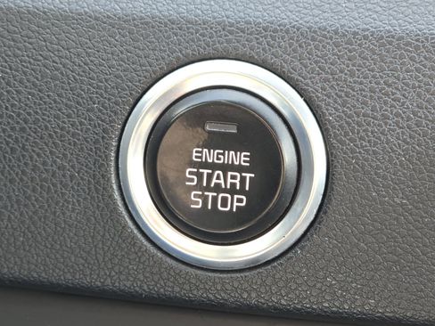 Used 2018 Kia Niro LX image 7