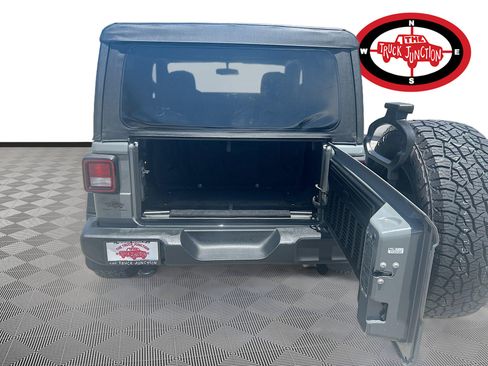 Used 2019 Jeep Wrangler Sport AWD/4WD image 23