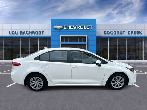 Used 2024 Toyota Corolla LE FWD image 9
