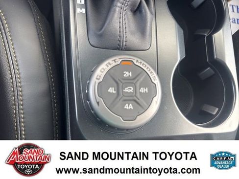 Used 2025 Ford Bronco Badlands w/ Sasquatch Package image 20