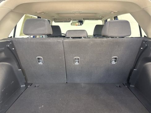 Used 2023 Hyundai Venue SEL FWD image 23