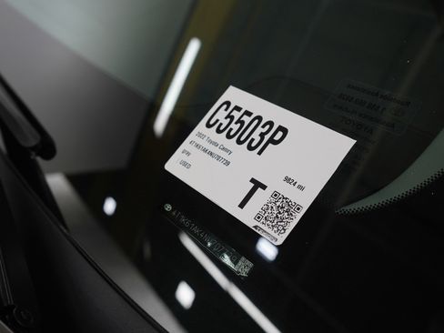 Used 2022 Toyota Camry XSE FWD image 32