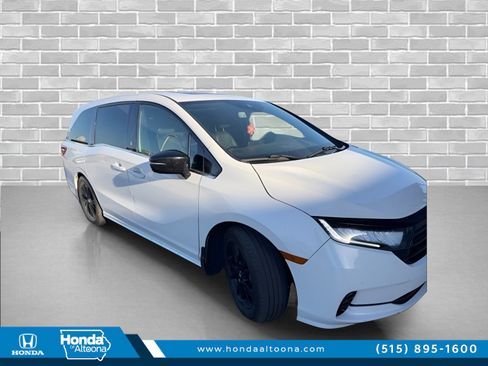 Used 2024 Honda Odyssey Sport image 1