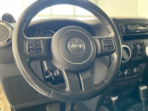Used 2011 Jeep Wrangler Unlimited Sahara w/ Dual Top Group AWD/4WD image 14