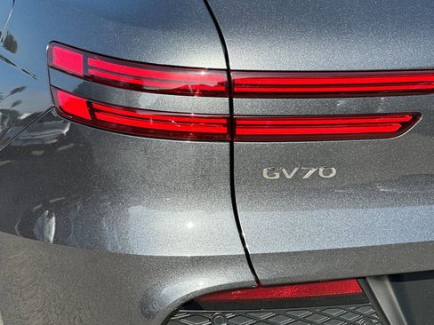 Used 2023 Genesis GV70 2.5T w/ Select Package image 29
