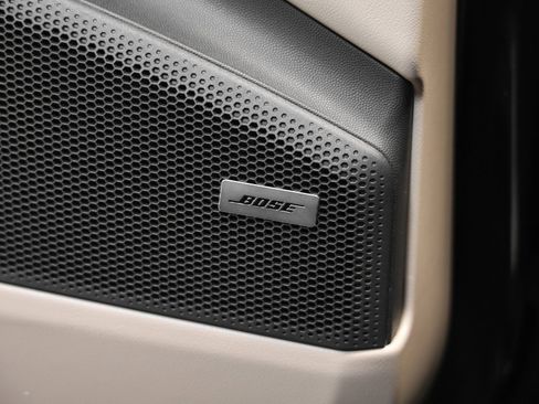 New 2026 Porsche Macan 4 Electric image 40