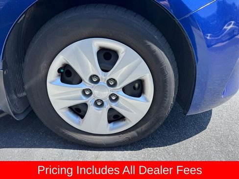 Used 2017 Kia Forte LX FWD image 2