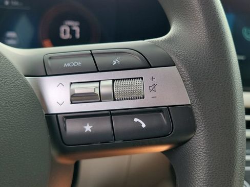 Certified 2025 Hyundai Tucson SE FWD image 25