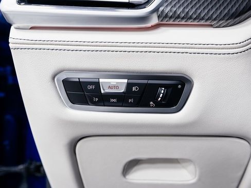 Used 2023 BMW X5 M image 9