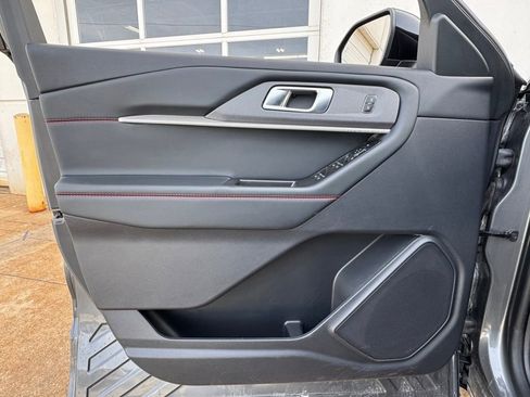 Used 2025 Ford Explorer ST-Line image 15