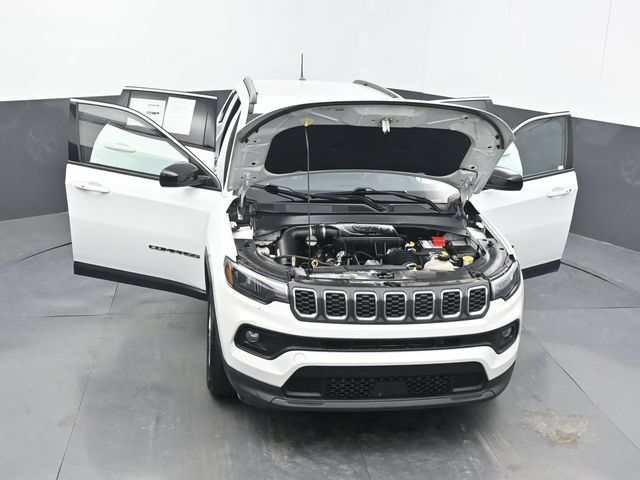 Used 2024 Jeep Compass Latitude AWD/4WD image 70