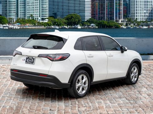 Certified 2023 Honda HR-V LX image 5