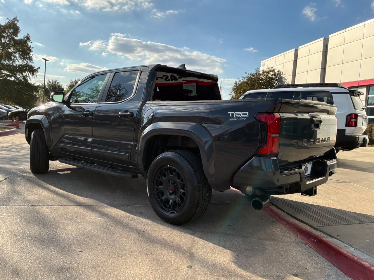 Used 2024 Toyota Tacoma TRD Sport w/ TRD Sport Premium Package RWD image 8