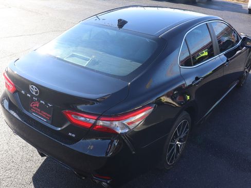 Used 2019 Toyota Camry SE image 13