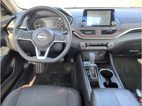 Used 2024 Nissan Altima 2.5 SV image 21