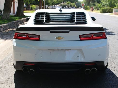 Used 2017 Chevrolet Camaro LT RWD image 5