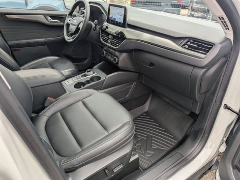 Used 2022 Ford Escape Titanium AWD/4WD image 10