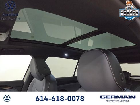 Certified 2025 Volkswagen Tiguan SE R-Line FWD image 31