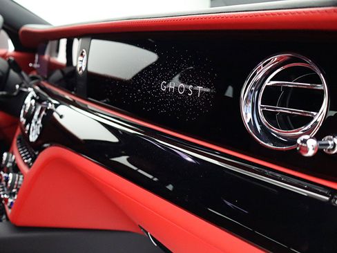 Used 2022 Rolls-Royce Ghost image 45