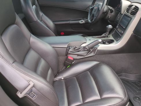 Used 2005 Chevrolet Corvette Coupe w/ Preferred Equipment Group RWD image 21